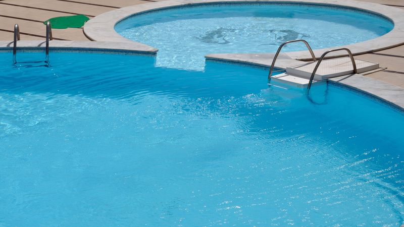 Professional Swimming Pool Services in Gilbert AZ