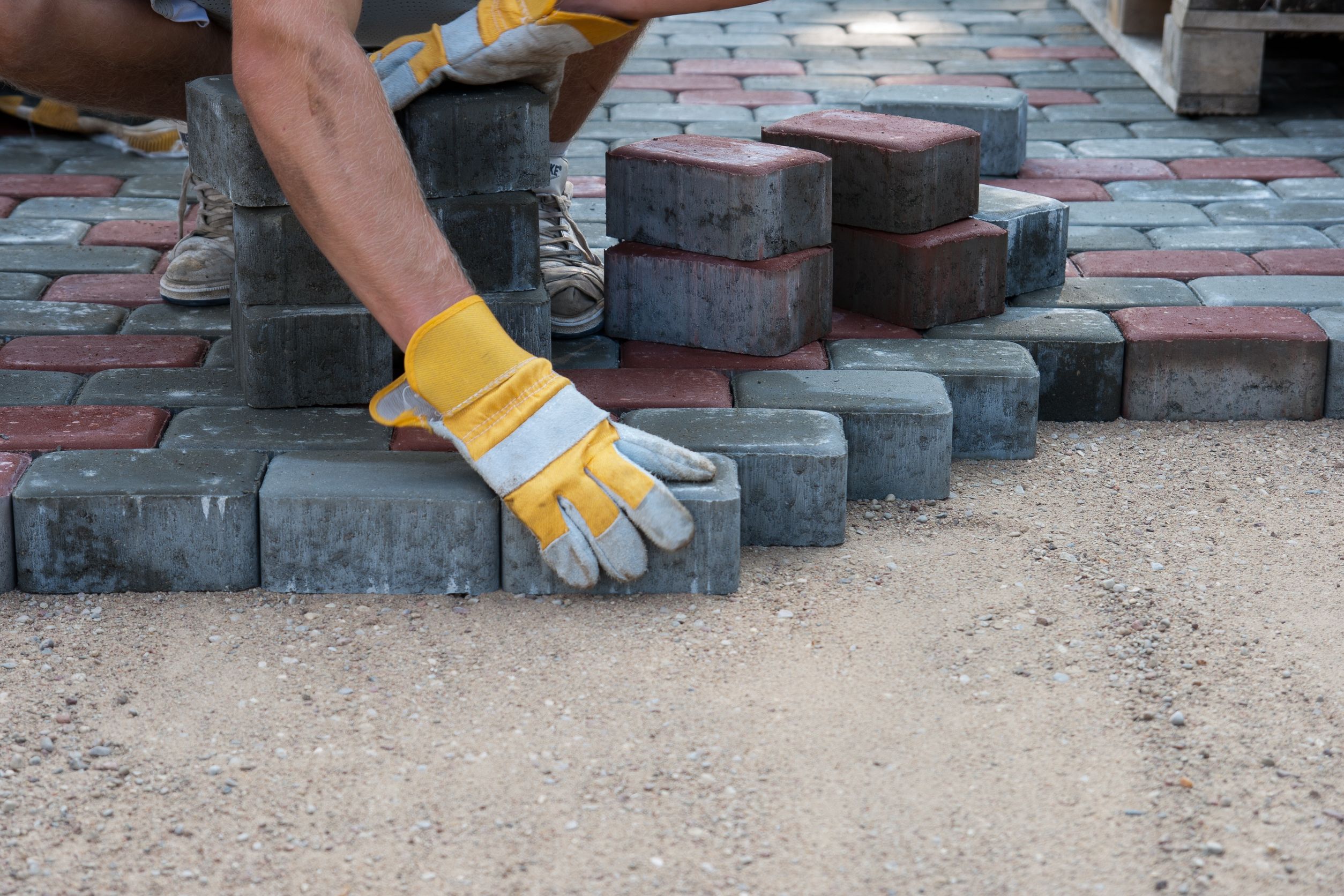 What to Consider When Hiring a Paver Contractor in Wesley Chapel, FL