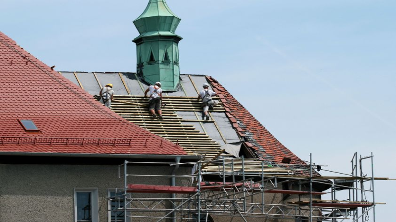 Getting Metal Roofing in Senoia, GA