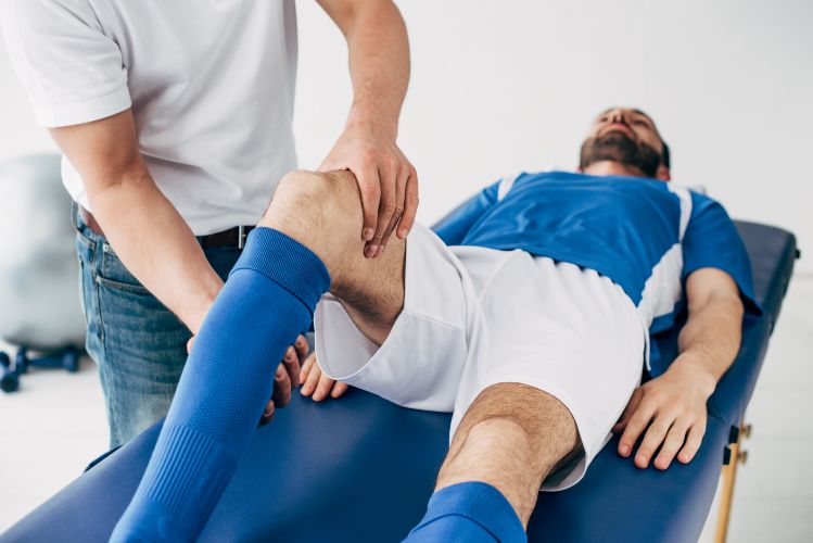 What to Know Before Getting Shoulder Pain Treatment Near Lancaster, PA