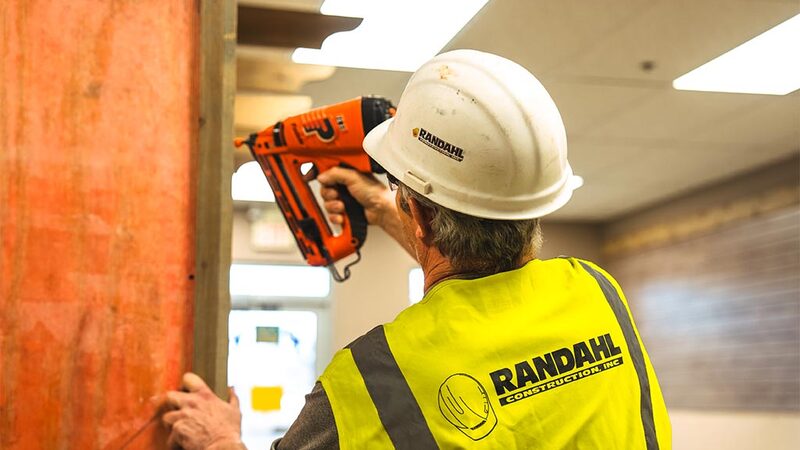 How to Find Reliable Construction Contractors Near Maple Grove