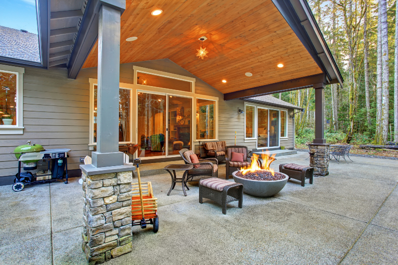 Enjoy Outdoor Living with Screened Patio Contractors Dover DE for Comfort and Style