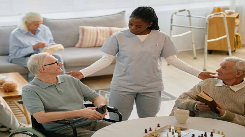 When Structured Support Improves Stability In Assisted Living Communities In Phoenix, AZ